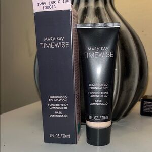 Mary Kay Timewise Luminous 3D Foundation - Ivory C100